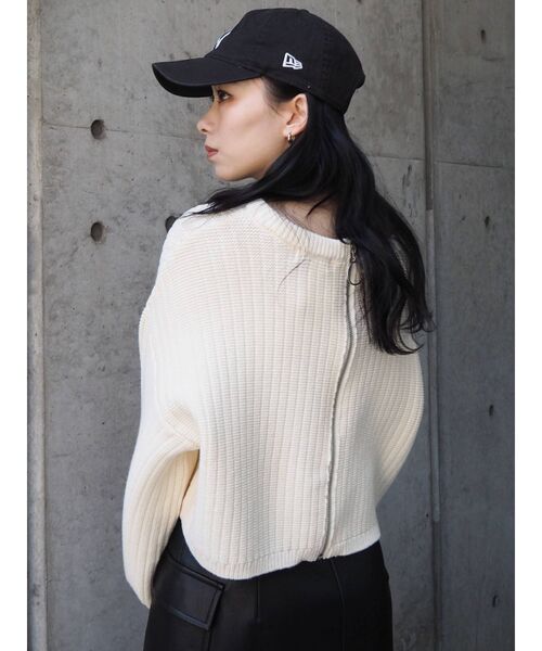 EVRIS(エヴリス)の「バックZIPクロップドニットトップス(ニット/セーター・レディース・アイボリー/ベージュ/グリーン・FREE)」の18枚目の写真
