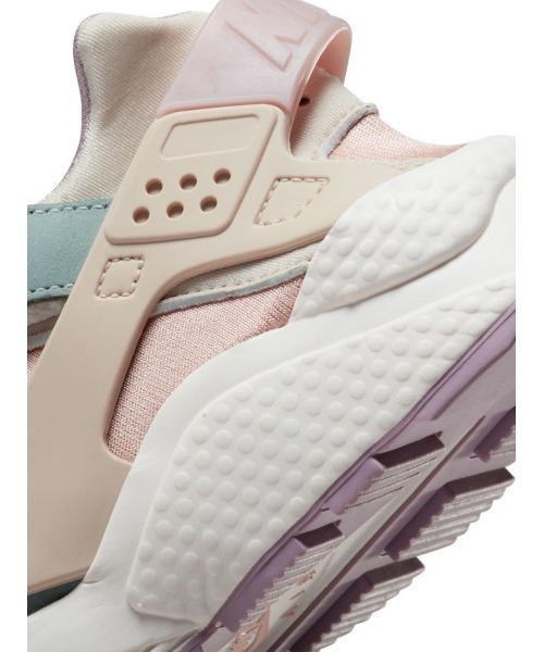 NIKE（ナイキ）の「【NIKE】W NIKE AIR HUARACHE（スニーカー・レディース・その他・25cm/24cm/23cm/22.5cm/24.5cm/23.5cm）」の4枚目の写真
