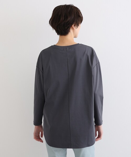 INDIVI（インディヴィ）の「【洗える/コットン100%】ラウンドヘムシンプルカットソー（Tシャツ/カットソー・レディース・ホワイト系/グレー/チャコールグレー/ライトベージュ/ブラウン系その他/ブラック・38/34/05/13/12/17）」の10枚目の写真