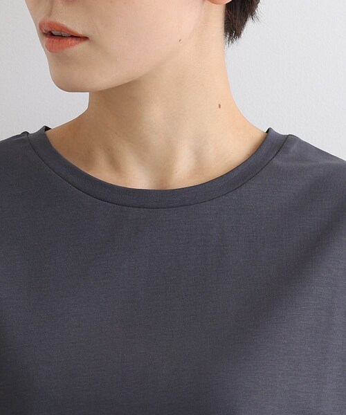 INDIVI（インディヴィ）の「【洗える/コットン100%】ラウンドヘムシンプルカットソー（Tシャツ/カットソー・レディース・ホワイト系/グレー/チャコールグレー/ライトベージュ/ブラウン系その他/ブラック・38/34/05/13/12/17）」の11枚目の写真