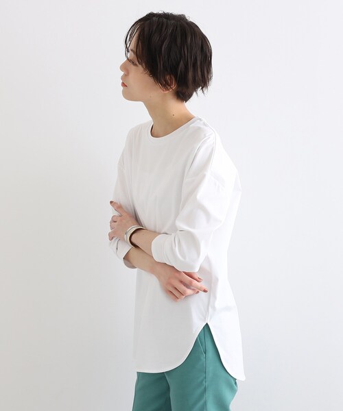 INDIVI（インディヴィ）の「【洗える/コットン100%】ラウンドヘムシンプルカットソー（Tシャツ/カットソー・レディース・ホワイト系/グレー/チャコールグレー/ライトベージュ/ブラウン系その他/ブラック・38/34/05/13/12/17）」の18枚目の写真