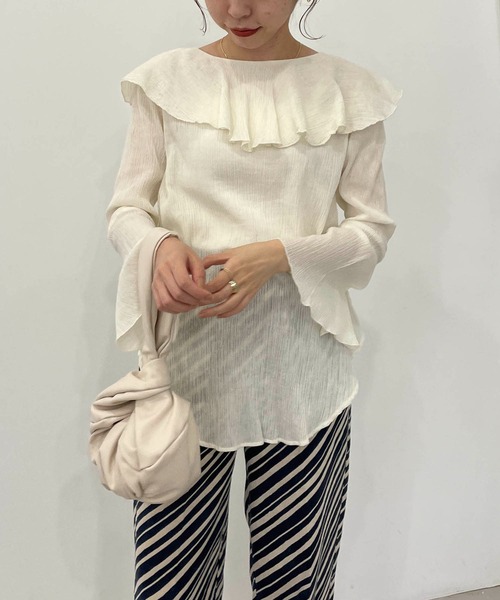 CAPRICIEUX LE'MAGE(カプリシューレマージュ)の「2WAYラッフルカラーブラウス(シャツ/ブラウス・レディース・ホワイト/ブラック/ピンク・FREE)」の2枚目の写真