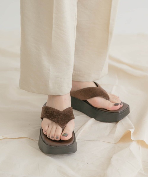 ITEMS URBANRESEARCH（アイテムズ アーバンリサーチ）の「ハラコトングサンダル（サンダル・レディース・ブラック/ブラウン・SMALL/MEDIUM/LARGE）」の10枚目の写真