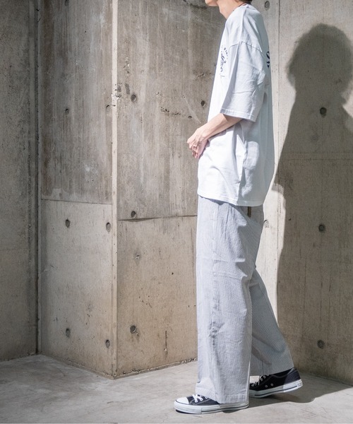 JOHN'S CLOSET(ジョンズクローゼット)の「【13】ピグメント加工バックプリントTシャツ(Tシャツ/カットソー・メンズ・チャコールグレー/グレイッシュベージュ/グリーン/ホワイト・MEDIUM/LARGE)」の21枚目の写真