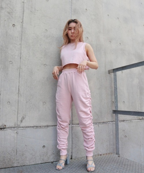 FIG&VIPER（フィグアンドバイパー）の「シャーリングLOGOジョガーライトPT（その他パンツ・レディース・ライトグレー/ピンク/ダークグレー・FREE）」の15枚目の写真