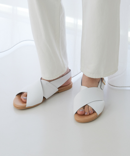 BIANCA（ビアンカ）の「【BIANCA】 レザークロスサンダル（サンダル・レディース・ホワイト/ブラック/キャメル・37/39/38）」の19枚目の写真