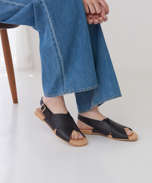 BIANCA（ビアンカ）の「【BIANCA】 レザークロスサンダル（サンダル・レディース・ホワイト/ブラック/キャメル・37/39/38）」の13枚目の写真