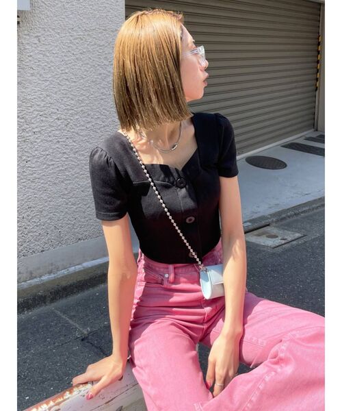 EMODA（エモダ）の「フロントボタンショートリブトップ（Tシャツ/カットソー・レディース・ブルー/ブラック/ホワイト/イエロー・FREE）」の8枚目の写真