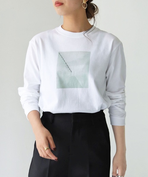 HER CLOSET（ハークローゼット）の「【shemoshelly】WEB限定 5.6オンスパネルニュアンス長袖プリントロンT（Tシャツ/カットソー・レディース・ホワイト/ホワイト×グリーン/ホワイト×イエロー・S/M/L）」の3枚目の写真