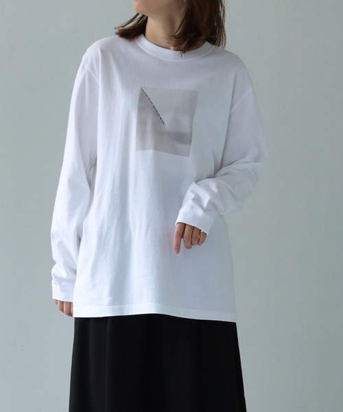 HER CLOSET（ハークローゼット）の「【shemoshelly】WEB限定 5.6オンスパネルニュアンス長袖プリントロンT（Tシャツ/カットソー・レディース・ホワイト/ホワイト×グリーン/ホワイト×イエロー・S/M/L）」の19枚目の写真