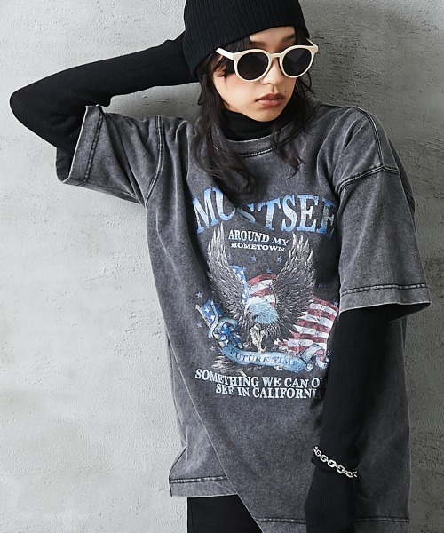 GEVS.(ジェイヴィス)の「<大きいサイズ> 綿100%ヴィンテージ風グラフィックプリントTシャツ GEVS.(Tシャツ/カットソー・レディース・モカ/チャコール・LL/3L/L/5L/4L)」の2枚目の写真