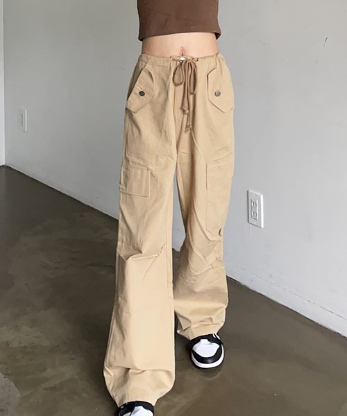 Mela(メラ)の「BIG POCKET CARGO PT(カーゴパンツ・レディース・ベージュ/ブラック/カーキ・S/M/L)」の2枚目の写真