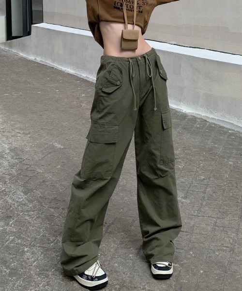 Mela(メラ)の「BIG POCKET CARGO PT(カーゴパンツ・レディース・ベージュ/ブラック/カーキ・S/M/L)」の3枚目の写真