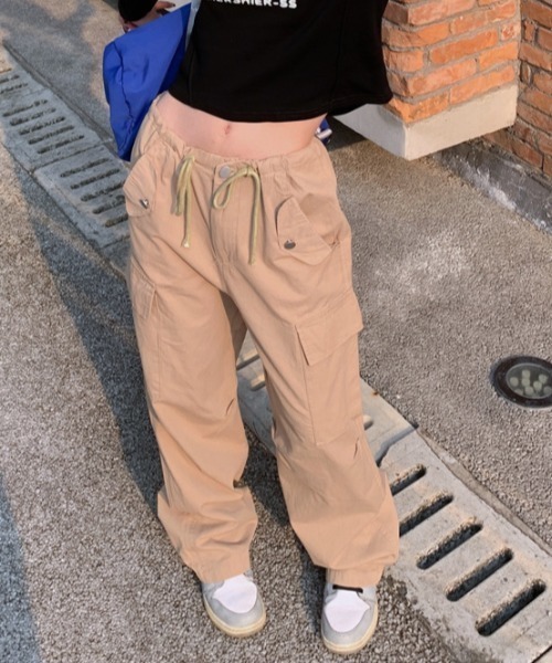 Mela(メラ)の「BIG POCKET CARGO PT(カーゴパンツ・レディース・ベージュ/ブラック/カーキ・S/M/L)」の14枚目の写真