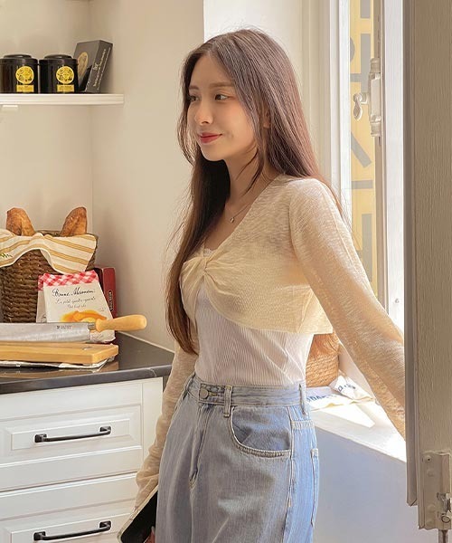 SONA（ソナ）の「SONYUNARA ツイストシースルークロップニット（ニット/セーター・レディース・スカイブルー/ブラック/イエロー/アイボリー・FREE）」の13枚目の写真