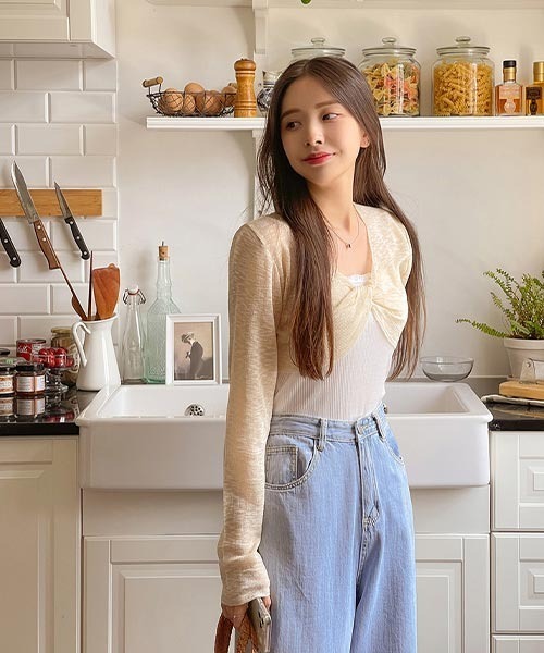 SONA（ソナ）の「SONYUNARA ツイストシースルークロップニット（ニット/セーター・レディース・スカイブルー/ブラック/イエロー/アイボリー・FREE）」の5枚目の写真