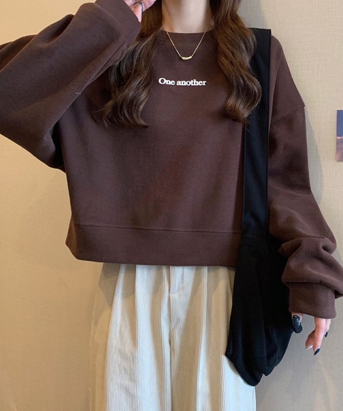 Girly Doll（ガーリードール）の「オーバーサイズプチロゴトレーナー（スウェット・レディース・ホワイト/ネイビー/ブラウン/グレー/カーキ/アイボリー・FREE）」の8枚目の写真