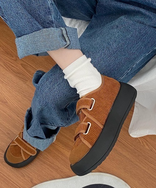 Vipoa（ヴィポア）の「コーデュロイベルクロスニーカー（スニーカー・レディース・ブラウン/ブラック・SMALL/MEDIUM/LARGE）」の11枚目の写真