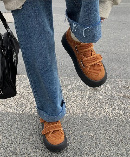 Vipoa（ヴィポア）の「コーデュロイベルクロスニーカー（スニーカー・レディース・ブラウン/ブラック・SMALL/MEDIUM/LARGE）」の12枚目の写真