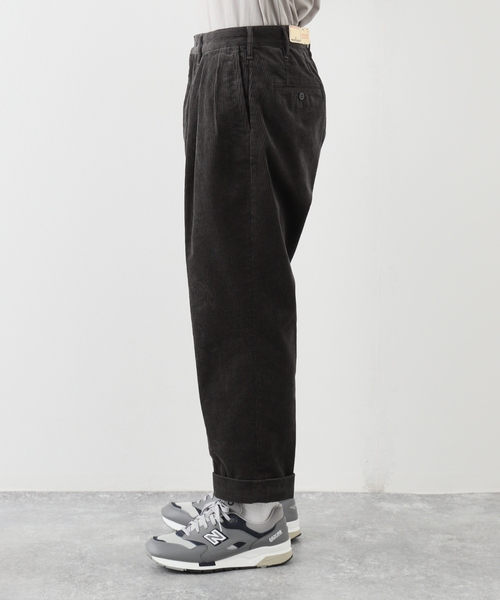 JOURNAL STANDARD J.S HOMESTEAD(ジャーナルスタンダードホームステッド)の「【J.S.Homestead】CORDUROY 2TUCK OFFICER CROPPED(スラックス・メンズ・グレー/キャメル/ベージュ/ブラック・MEDIUM/SMALL/LARGE)」の11枚目の写真