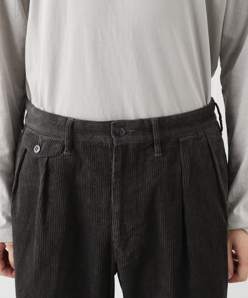 JOURNAL STANDARD J.S HOMESTEAD(ジャーナルスタンダードホームステッド)の「【J.S.Homestead】CORDUROY 2TUCK OFFICER CROPPED(スラックス・メンズ・グレー/キャメル/ベージュ/ブラック・MEDIUM/SMALL/LARGE)」の13枚目の写真