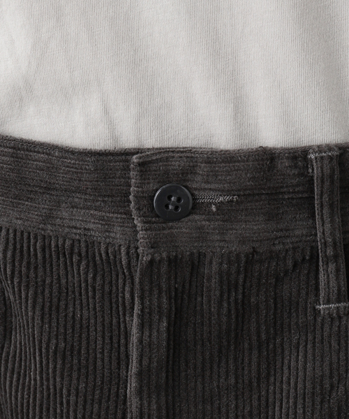 JOURNAL STANDARD J.S HOMESTEAD(ジャーナルスタンダードホームステッド)の「【J.S.Homestead】CORDUROY 2TUCK OFFICER CROPPED(スラックス・メンズ・グレー/キャメル/ベージュ/ブラック・MEDIUM/SMALL/LARGE)」の19枚目の写真