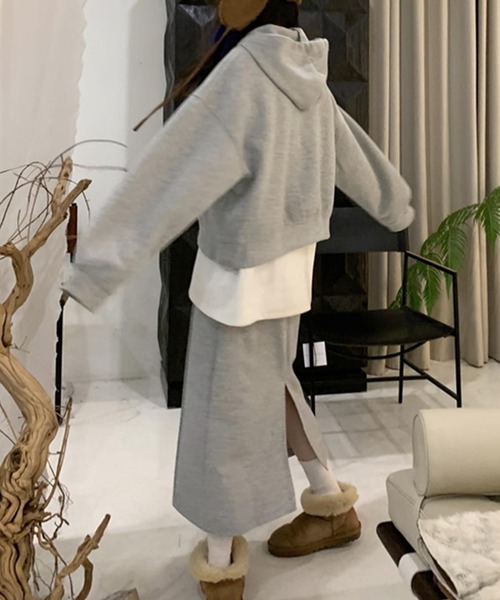 DAY CLOSET（デイ クローゼット）の「【セットアップ/フード付き】ゆるっとオーバーサイズ。長袖スウェットパーカー+ミモレ丈スカート 上下2点セット（スウェット・レディース・グリーン/グレー/ブルー/チャコールグレー・ONE SIZE）」の9枚目の写真