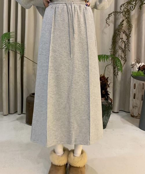 DAY CLOSET（デイ クローゼット）の「【セットアップ/フード付き】ゆるっとオーバーサイズ。長袖スウェットパーカー+ミモレ丈スカート 上下2点セット（スウェット・レディース・グリーン/グレー/ブルー/チャコールグレー・ONE SIZE）」の11枚目の写真