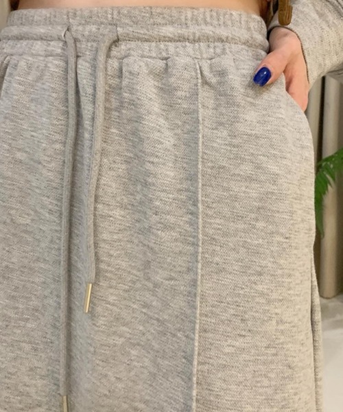 DAY CLOSET（デイ クローゼット）の「【セットアップ/フード付き】ゆるっとオーバーサイズ。長袖スウェットパーカー+ミモレ丈スカート 上下2点セット（スウェット・レディース・グリーン/グレー/ブルー/チャコールグレー・ONE SIZE）」の13枚目の写真