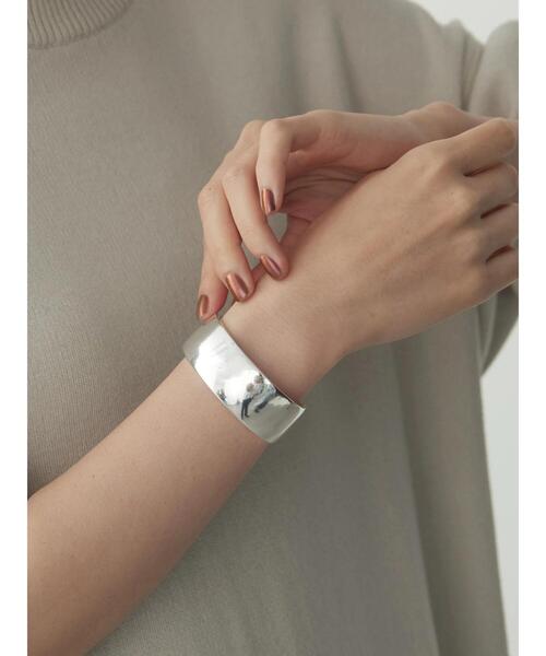AMERICAN HOLIC（アメリカンホリック）の「ワイドバングル（バングル/リストバンド・レディース・シルバー・FREE）」の2枚目の写真
