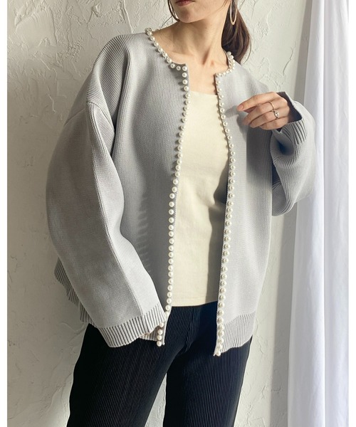 She's Closet(シーズクローゼット)の「ノーカラーパールニットカーディガン(カーディガン/ボレロ・レディース・イエロー/アイボリー/ブラック/パープル/グレー/ネイビー/杢グレー・FREE)」の13枚目の写真