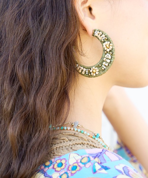 チャイハネ（チャイハネ）の「【チャイハネ】ライリフープピアス（ピアス（両耳用）・レディース・カーキ/ナチュラル・FREE）」の2枚目の写真