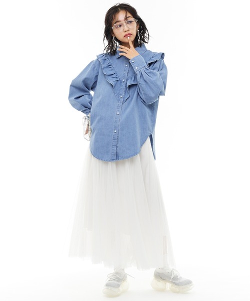 Narcissus(ナルシス)の「【Narcissus】デニムフリルシャツ(シャツ/ブラウス・レディース・ダークブルー/ライトブルー・FREE)」の3枚目の写真
