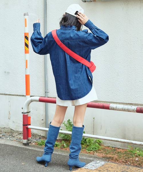 Narcissus(ナルシス)の「【Narcissus】デニムフリルシャツ(シャツ/ブラウス・レディース・ダークブルー/ライトブルー・FREE)」の6枚目の写真