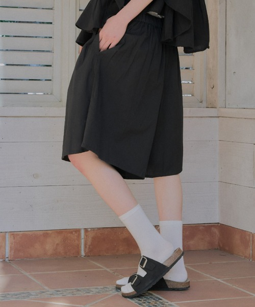 manana suerte(マニャーナスエルテ)の「短すぎない大人丈 コットンリネンショートパンツ(その他パンツ・レディース・イエロー/ブラック/ボルドー・FREE)」の6枚目の写真