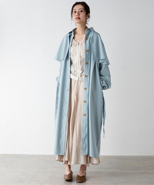 MILLION CARATS（ミリオンカラッツ）の「ケープライクワンピースコート（トレンチコート・レディース・ブルー/オフホワイト・FREE）」の4枚目の写真