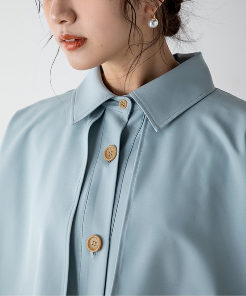 MILLION CARATS（ミリオンカラッツ）の「ケープライクワンピースコート（トレンチコート・レディース・ブルー/オフホワイト・FREE）」の17枚目の写真