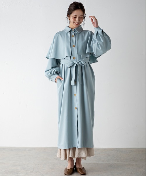 MILLION CARATS（ミリオンカラッツ）の「ケープライクワンピースコート（トレンチコート・レディース・ブルー/オフホワイト・FREE）」の5枚目の写真