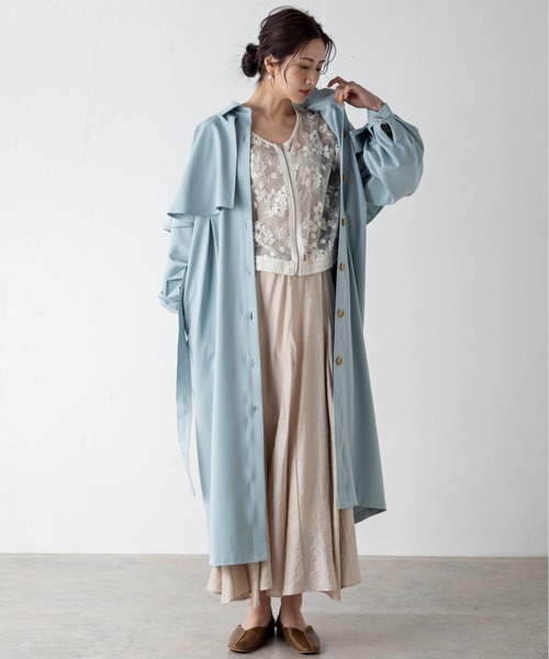 MILLION CARATS（ミリオンカラッツ）の「ケープライクワンピースコート（トレンチコート・レディース・ブルー/オフホワイト・FREE）」の18枚目の写真