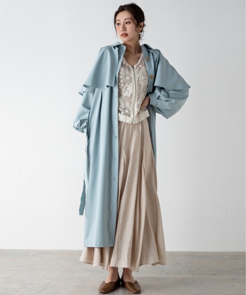 MILLION CARATS（ミリオンカラッツ）の「ケープライクワンピースコート（トレンチコート・レディース・ブルー/オフホワイト・FREE）」の21枚目の写真