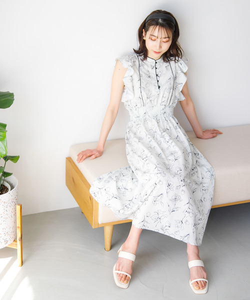 HEYUMM(ヘユム)の「フラワープリントフリルワンピース(ワンピース・レディース・ホワイト系その他/ブラック系その他・ONE/S)」の10枚目の写真