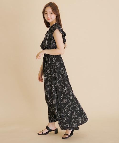 HEYUMM(ヘユム)の「フラワープリントフリルワンピース(ワンピース・レディース・ホワイト系その他/ブラック系その他・ONE/S)」の16枚目の写真