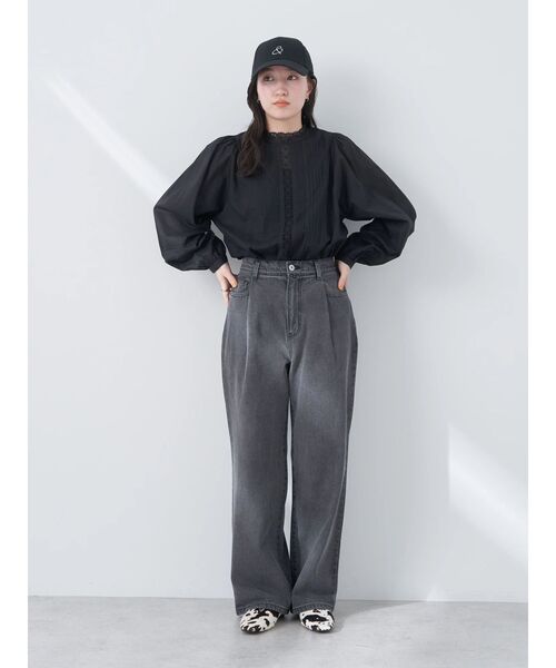 earth music&ecology（アースミュージックアンドエコロジー）の「タックルーズデニムパンツ（デニムパンツ・レディース・ブラック/ピンク/ライトインディゴブルー・M/S）」の11枚目の写真