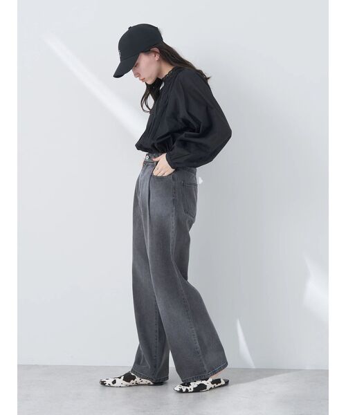 earth music&ecology（アースミュージックアンドエコロジー）の「タックルーズデニムパンツ（デニムパンツ・レディース・ブラック/ピンク/ライトインディゴブルー・M/S）」の14枚目の写真