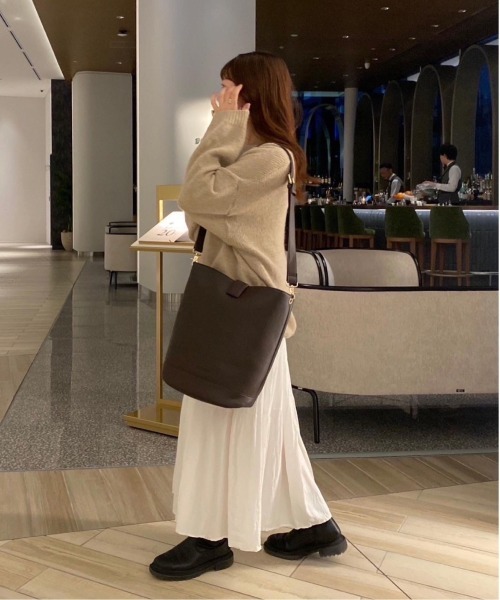 my twilight(マイトワイライト)の「mytwilight シンプルベルトバケツバッグ(ショルダーバッグ・レディース・ブラック/ダークブラウン/ベージュ・FREE)」の9枚目の写真