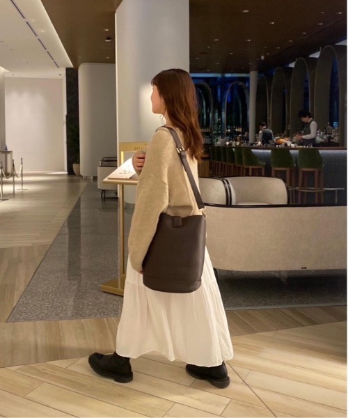 my twilight(マイトワイライト)の「mytwilight シンプルベルトバケツバッグ(ショルダーバッグ・レディース・ブラック/ダークブラウン/ベージュ・FREE)」の11枚目の写真