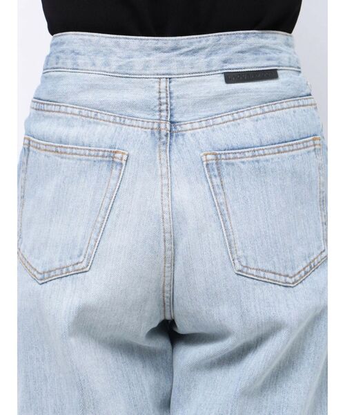 LAGUNAMOON(ラグナムーン)の「ウエストアシンメトリーデニムパンツ(デニムパンツ・レディース・ライトブルー/インディゴブルー・SMALL/MEDIUM)」の6枚目の写真