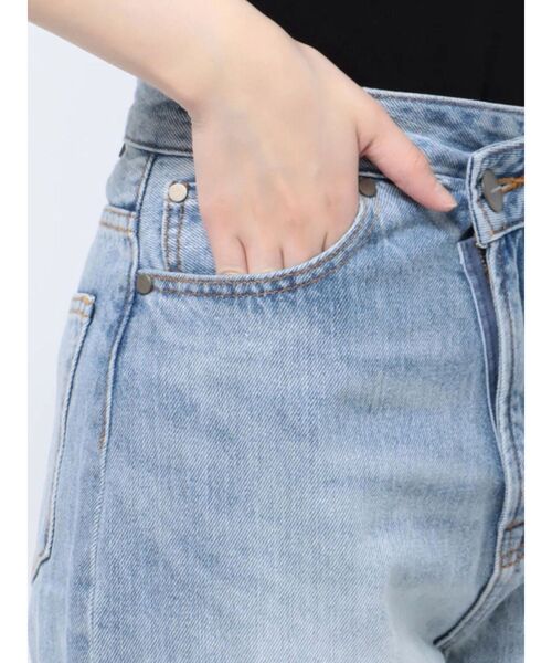 LAGUNAMOON(ラグナムーン)の「ウエストアシンメトリーデニムパンツ(デニムパンツ・レディース・ライトブルー/インディゴブルー・SMALL/MEDIUM)」の7枚目の写真