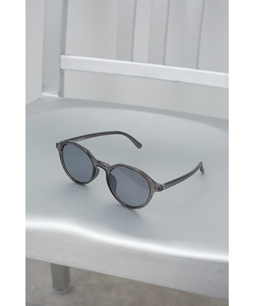 AZUL by moussy（アズールバイマウジー）の「POLYGON SHAPED EYEWEAR/ポリゴンシェイプアイウェア（サングラス・レディース・ブラック/ブラウン・FREE）」の3枚目の写真