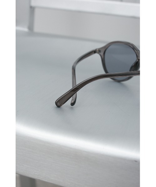 AZUL by moussy（アズールバイマウジー）の「POLYGON SHAPED EYEWEAR/ポリゴンシェイプアイウェア（サングラス・レディース・ブラック/ブラウン・FREE）」の8枚目の写真